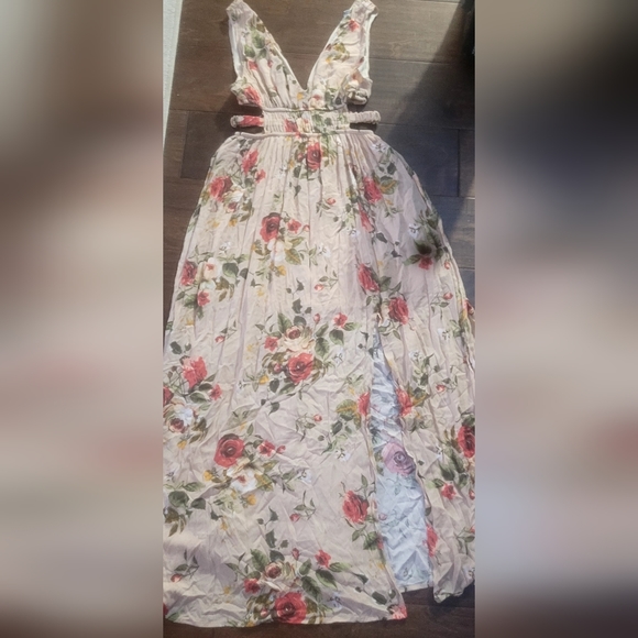 @LIKE NEW! Rue 21 Medium Floral print Cutout Side-slit Maxi dress ivory combo - Picture 4 of 4